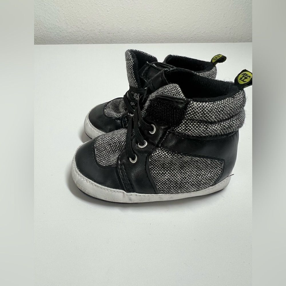 First Steps Toddler Baby High Tops Ankle Sneakers Soft Black Gray Size 9-12 m